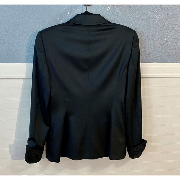 Escada Women's Embroidered Collar Front Pocket Button Closure Blazer Black - Picture 5 of 11